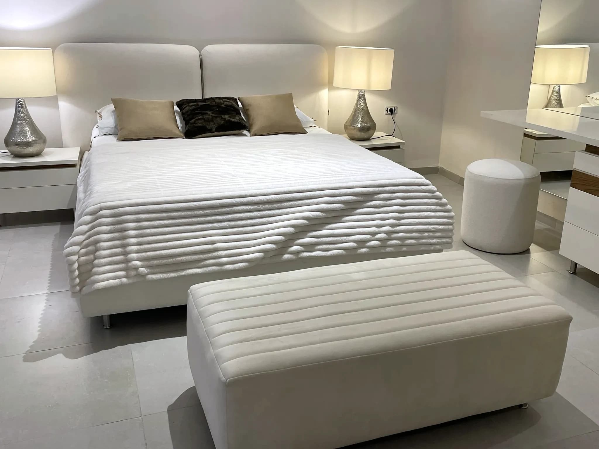 Chambres à coucher exposées en magasin | Èrika Meubles
